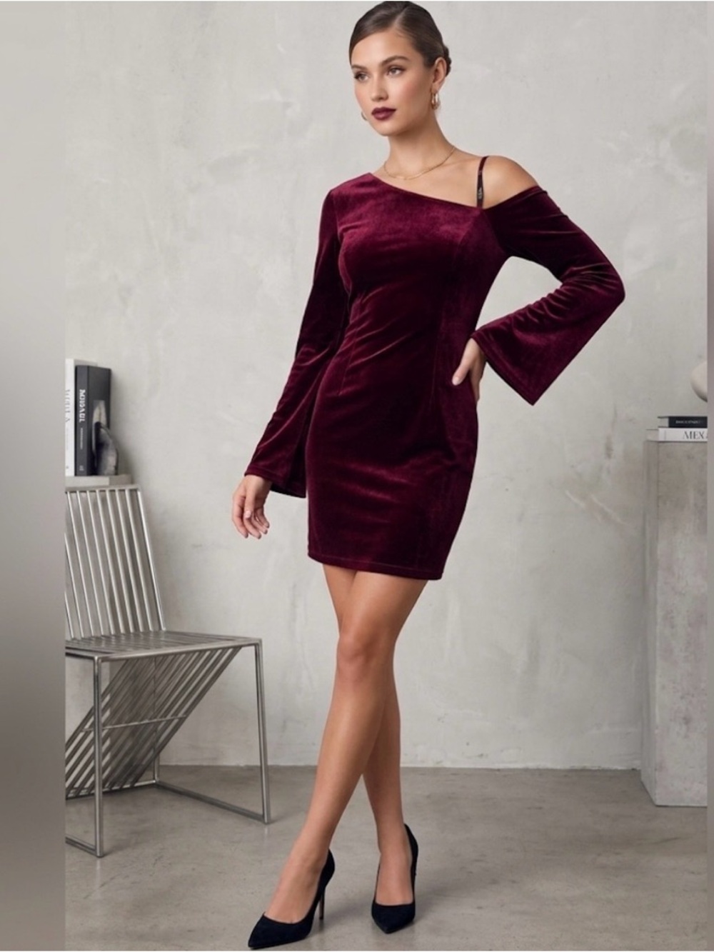 Lulus From The Beginning Burgundy Velvet Bell Sleeve
Bodycon Dress Size M